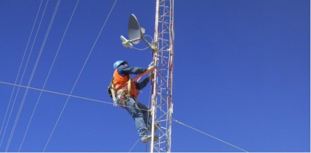 tecnico direccionando enlace